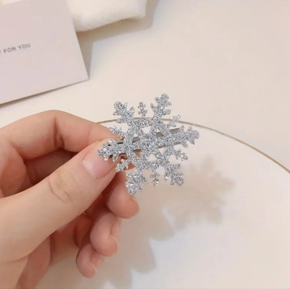 2 Snowflake Sparkly Clips - Picture 2 of 8